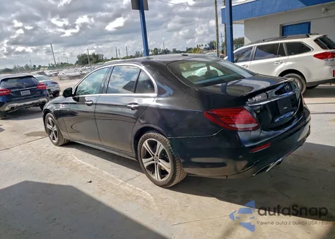 2019 Mercedes-Benz E 300 4Matic z USA, uszkodzony, nr VIN WDDZF4KB4KA532334